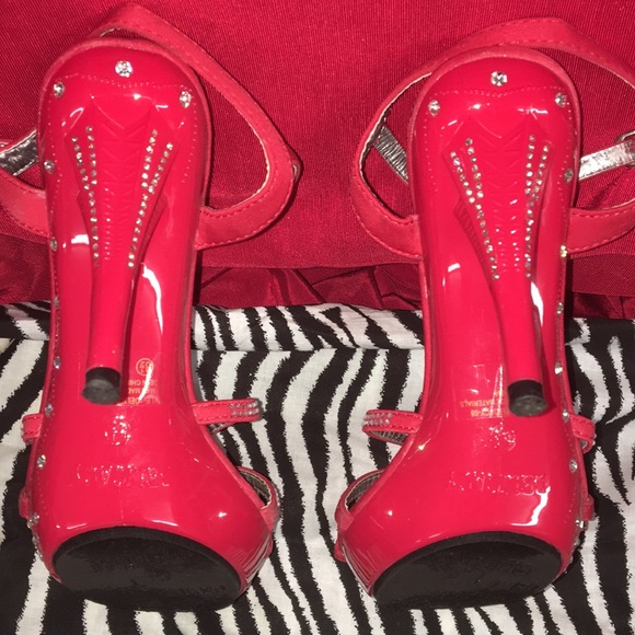 Beautiful sexy red satin heels with rhinestones - Picture 6 of 7